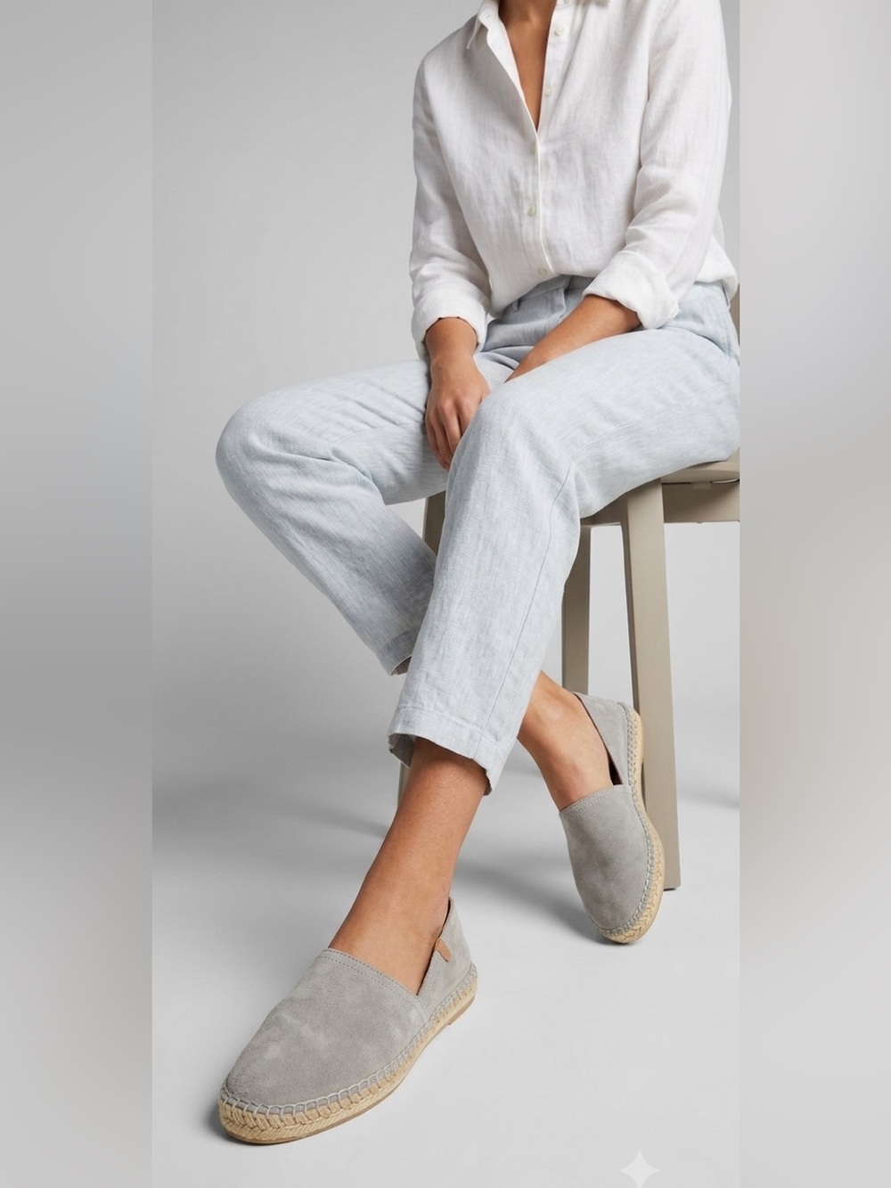 Verbenas Suede Espadrille Flats in Light Gray. Size EU 37
